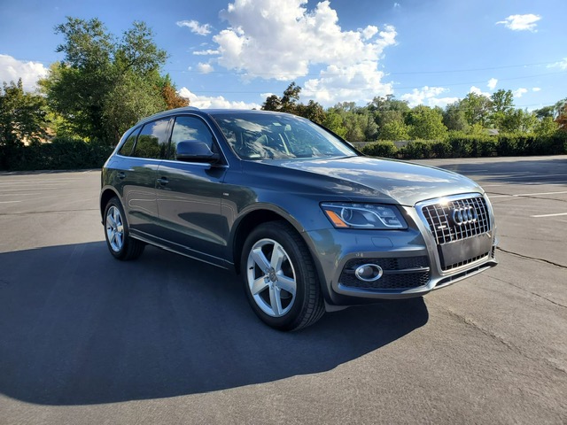 2012 Audi Q5 3.2 Quattro Premium Plus Sport Utility 4D