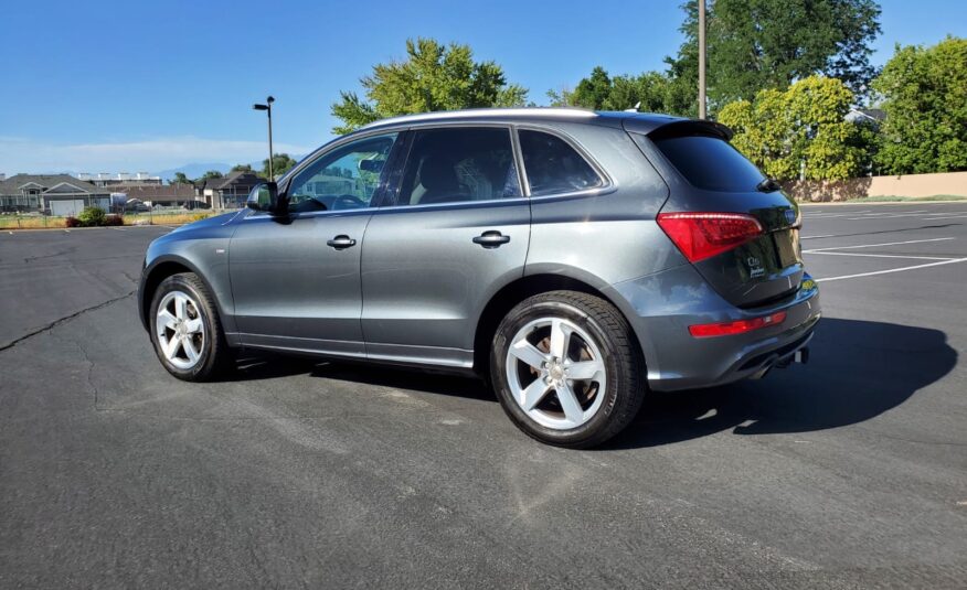 2012 Audi Q5 3.2 Quattro Premium Plus Sport Utility 4D