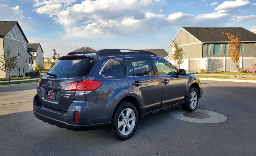 2014 Subaru Outback 2.5i Premium Wagon 4D