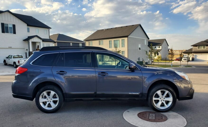 2014 Subaru Outback 2.5i Premium Wagon 4D