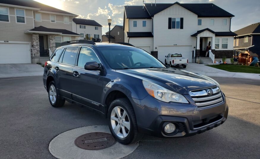 2014 Subaru Outback 2.5i Premium Wagon 4D